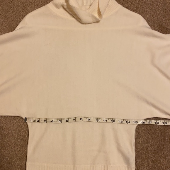 ❤️2 for $10 White Oversized Sleeve Top - Picture 6 of 9